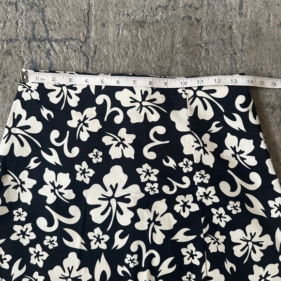 Floral Black and White Women's Skirt - Picture 2 of 7